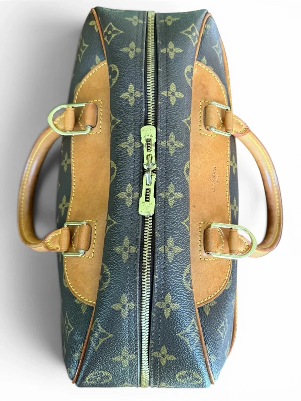 Authentic Louis Vuitton Monogram Deauville
Handbag w/ COA - Picture 13 of 16